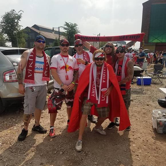 Meet your Posher, Chris - Picture 1 of 1